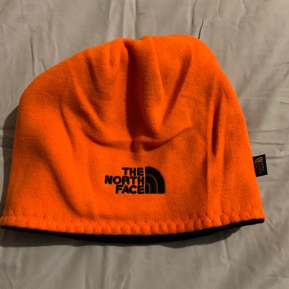 North face reversible beanie with hyvent technolgy - Picture 5 of 8